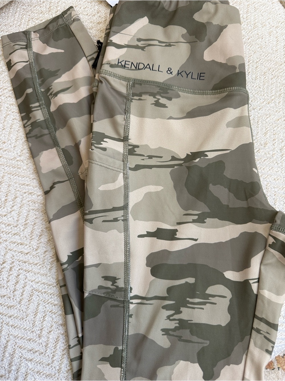 Kendall & Kylie Camouflage Camo Jogger Pants Olive & Tan NWT Size Small